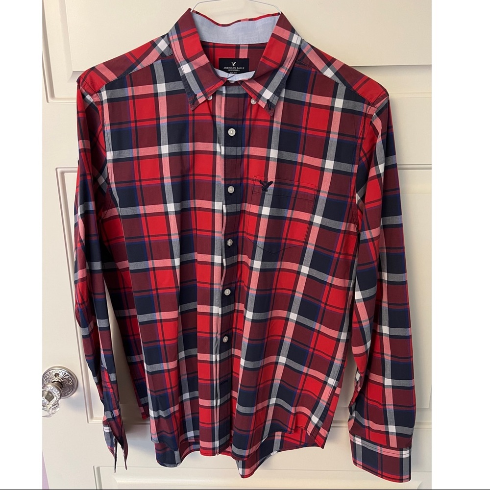 American Eagle Long Sleeve Classic Fit Button Down
